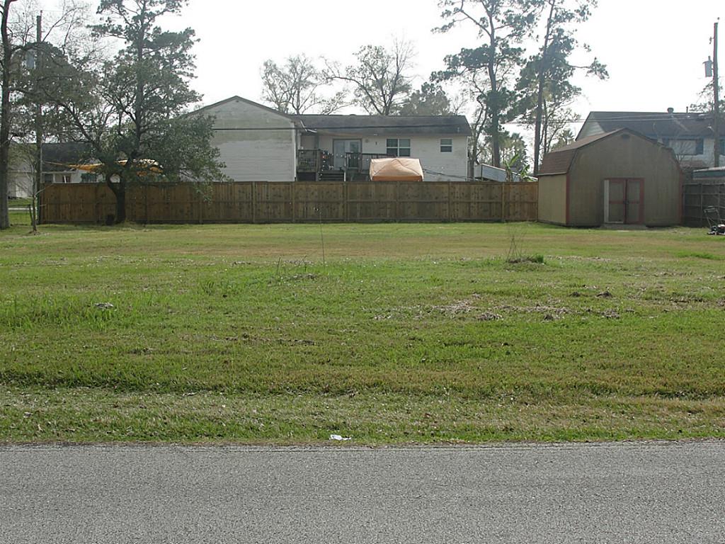 607 Shadylawn Street, La Porte, TX 77571