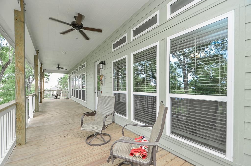 1227 S Country Club Drive, Shoreacres, TX 77571
