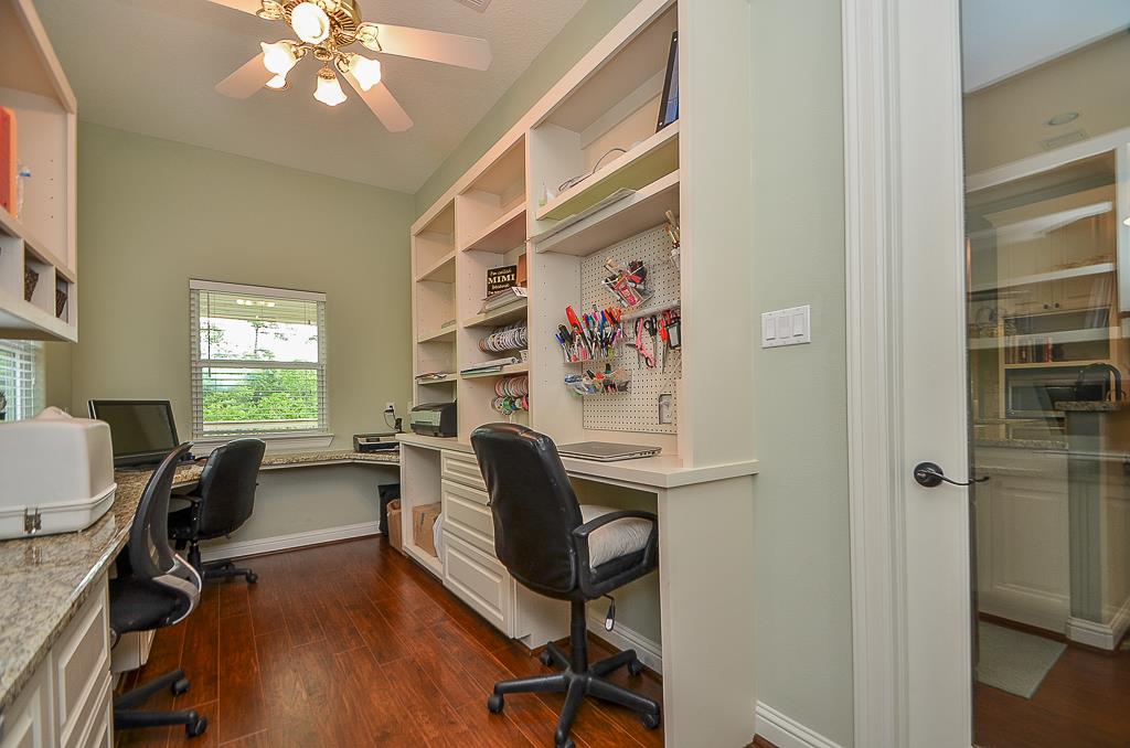 1227 S Country Club Drive, Shoreacres, TX 77571