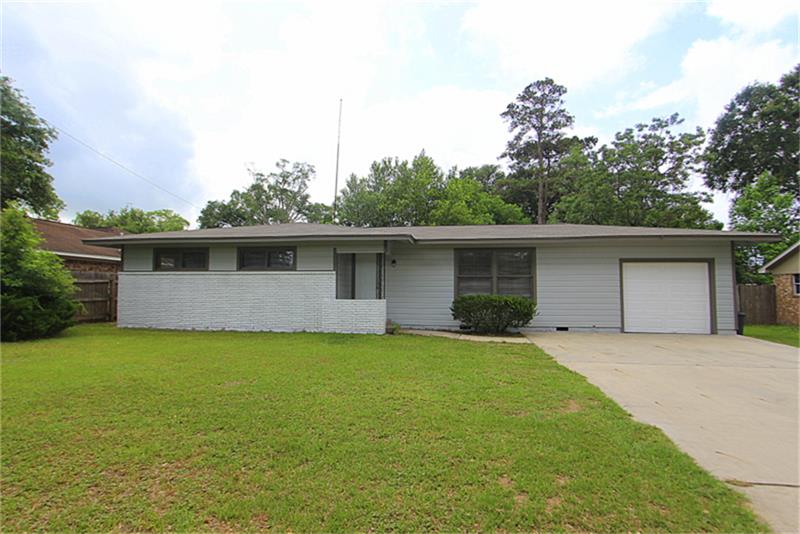 2526 Holly Street, Liberty, TX 77575