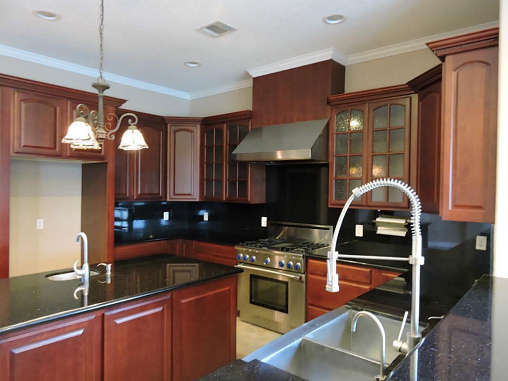 16718 Wrangler Road, Rosharon, TX 77583