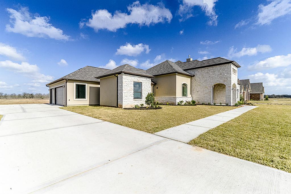 7919 Stratford Hall Drive, Rosharon, TX 77583