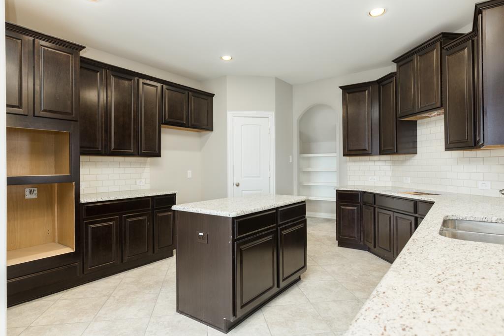 9810 Clear Diamond Drive, Rosharon, TX 77583