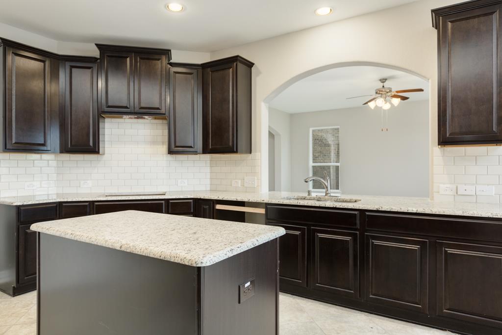 9810 Clear Diamond Drive, Rosharon, TX 77583