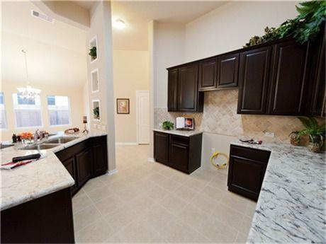 2810 Sliver Falls Lane, Rosharon, TX 77583