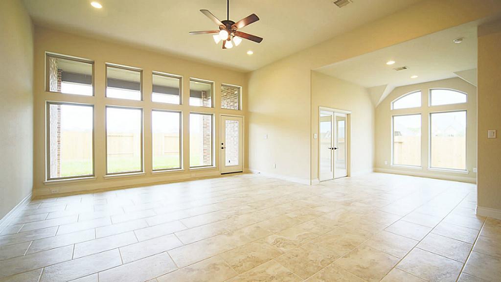 13610 Lightning Falls Lane, Pearland, TX 77584
