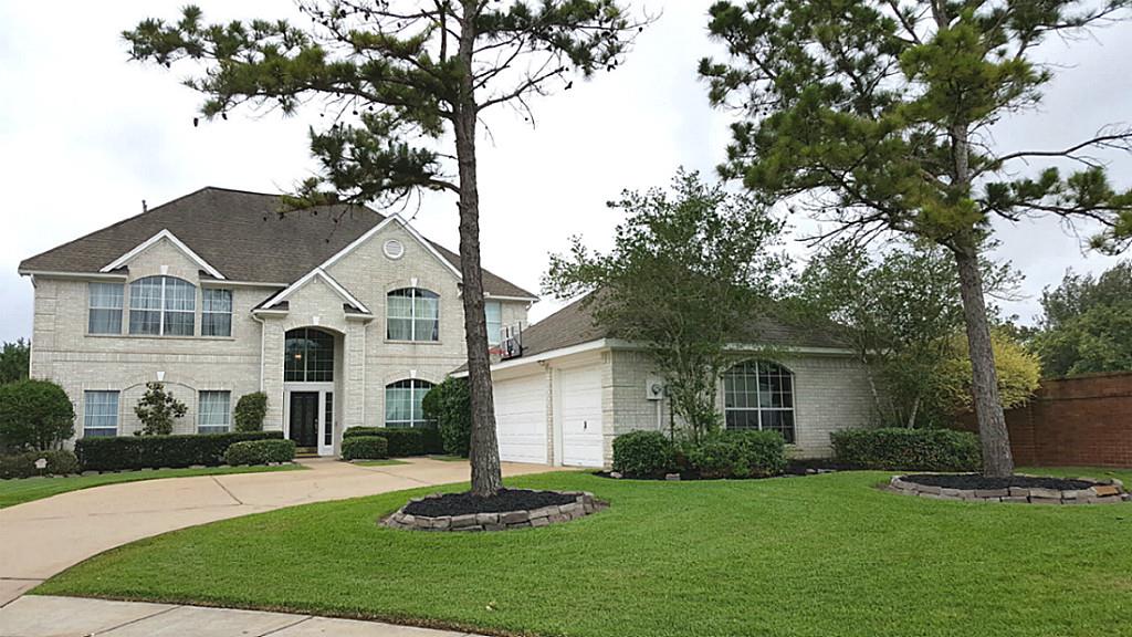2702 Newbury Court, Pearland, TX 77584