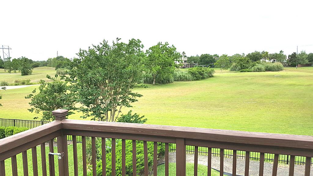 2702 Newbury Court, Pearland, TX 77584