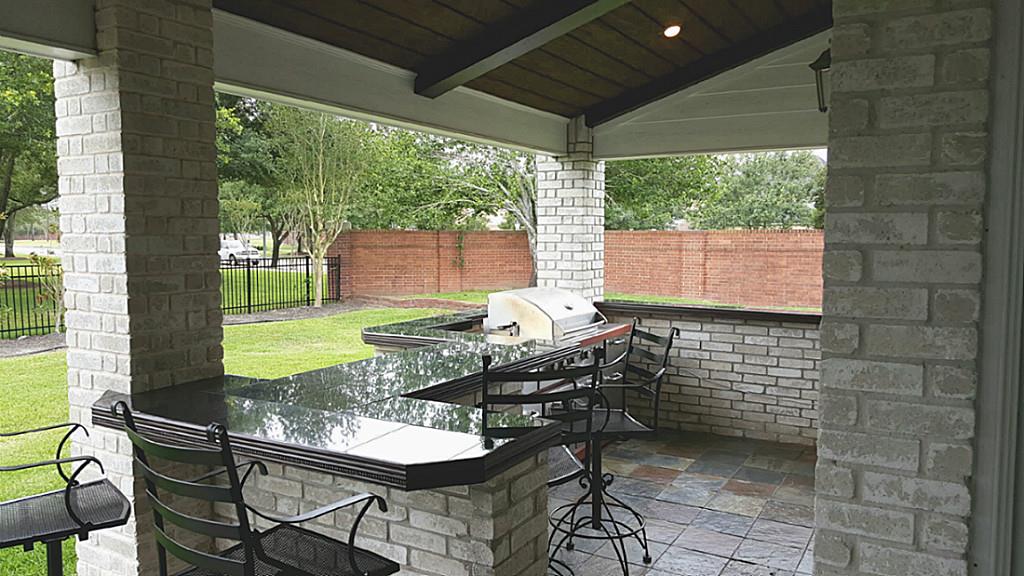 2702 Newbury Court, Pearland, TX 77584