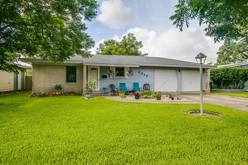 2217 N 19th Avenue, Texas City, TX 77590