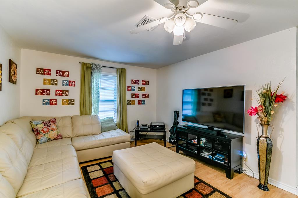 2217 N 19th Avenue, Texas City, TX 77590