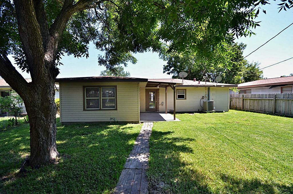 1802 Wayside Drive, Texas City, TX 77590