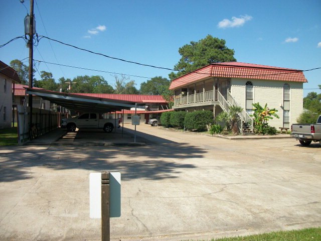 3650 Fishook Ln, Bridge City, TX 77611