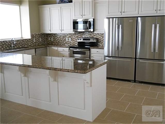 1682 Hwy 87, Gilchrist, TX 77617