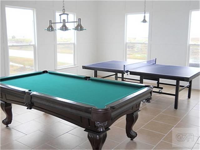 1682 Hwy 87, Gilchrist, TX 77617