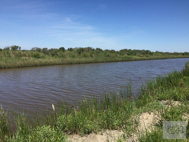 1317 Van Sant, Gilchrist, TX 77617