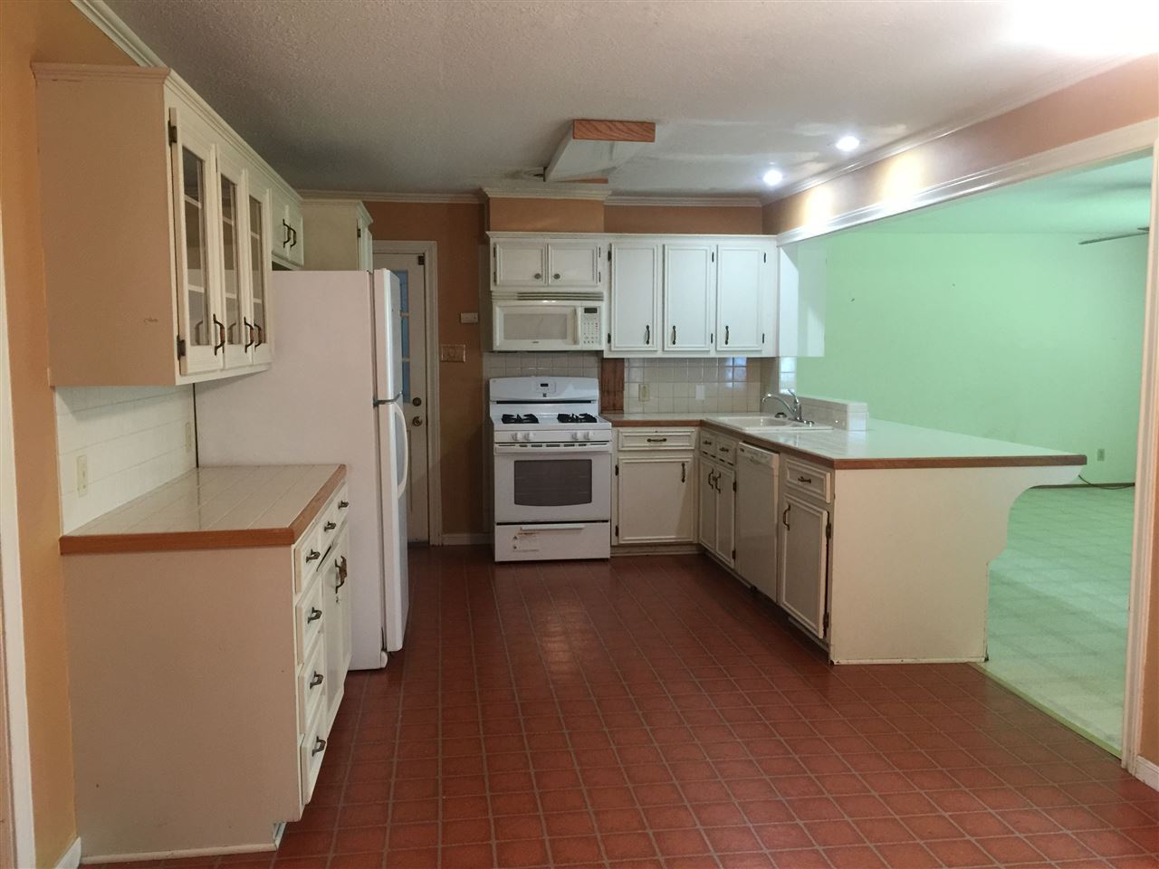 5030 Sue, Groves, TX 77619