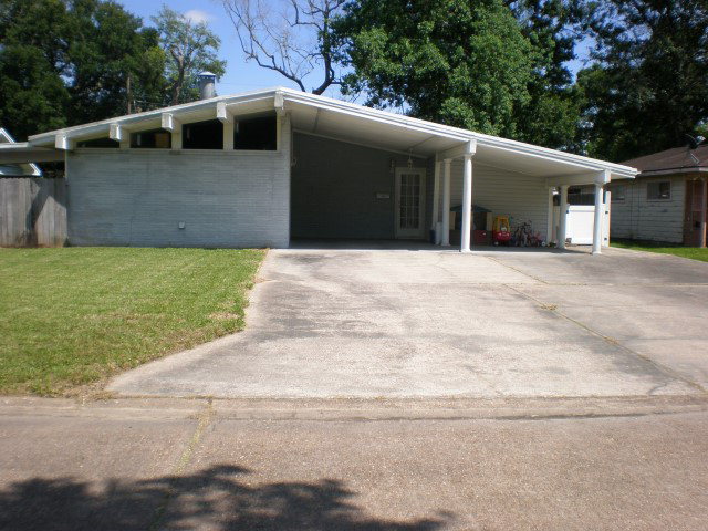 3015 Avenue L, Nederland, TX 77627