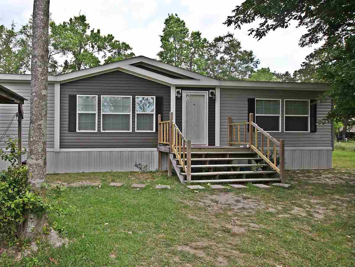 8140 Kestrel Road East, Orange, TX 77632