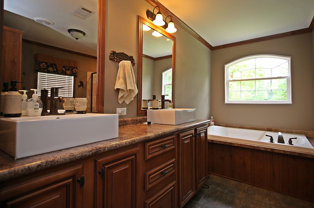 8140 Kestrel Road East, Orange, TX 77632