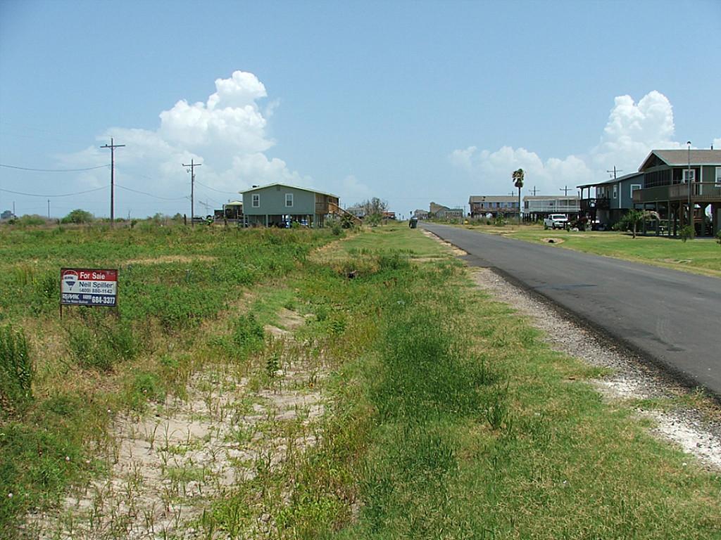1068 Melody Lane, Crystal Beach, TX 77650