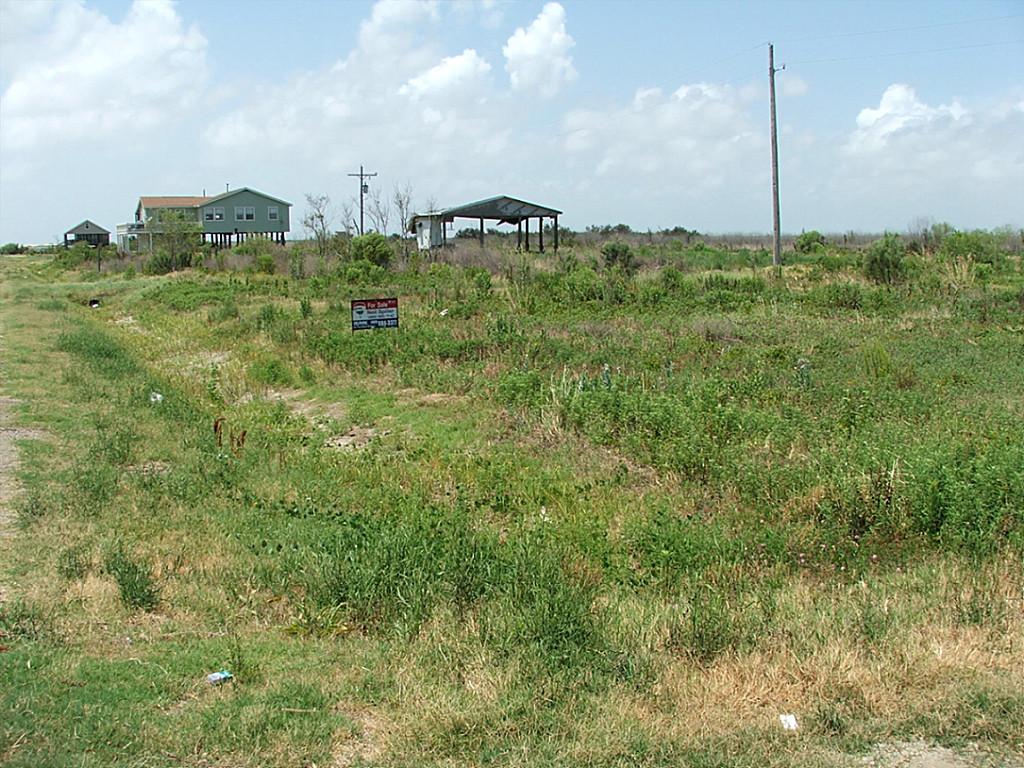 1068 Melody Lane, Crystal Beach, TX 77650