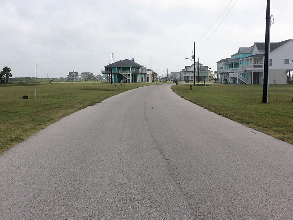 3821 Biscayne Beach Road, Port Bolivar, TX 77650