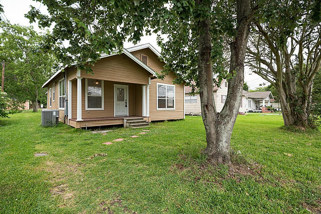 1118 Dallas Street, Port Neches, TX 77651