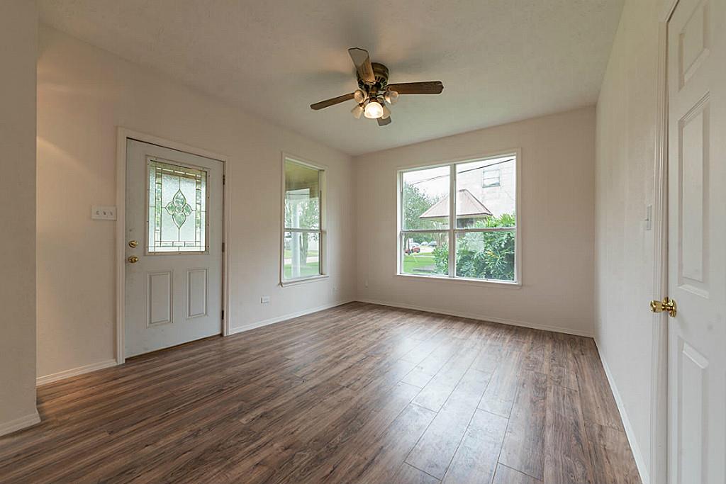 1118 Dallas Street, Port Neches, TX 77651