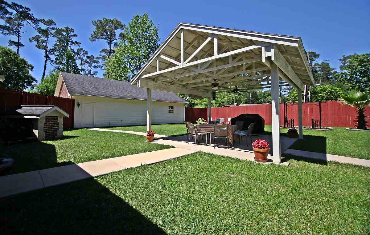 220 Pine Avenue, Lumberton, TX 77657