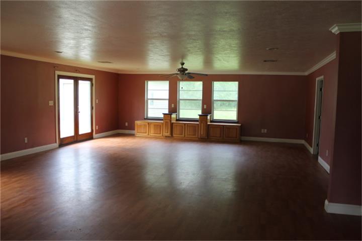 2685 Evangeline Drive, Vidor, TX 77662