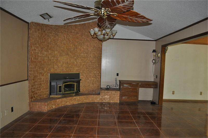 802 W Wildwood Drive, Village Mills, TX 77663