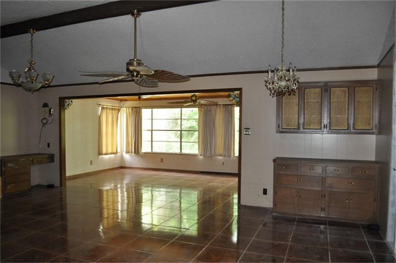 802 W Wildwood Drive, Village Mills, TX 77663