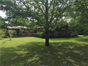 835 Tanglewood Dr, Bryan, TX 77802