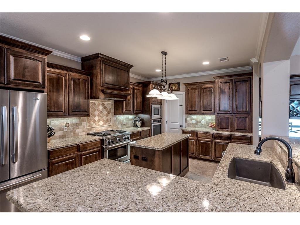 8722 Green Branch Loop, Bryan, TX 77808