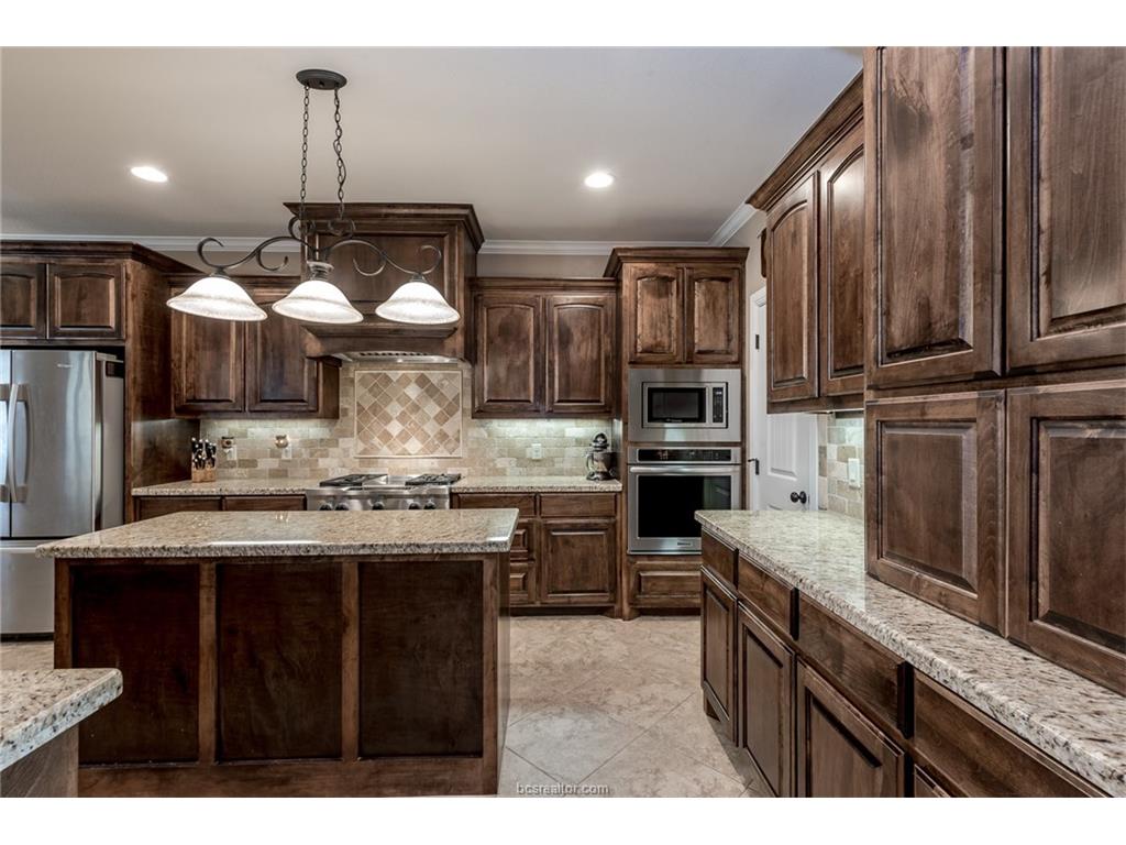 8722 Green Branch Loop, Bryan, TX 77808