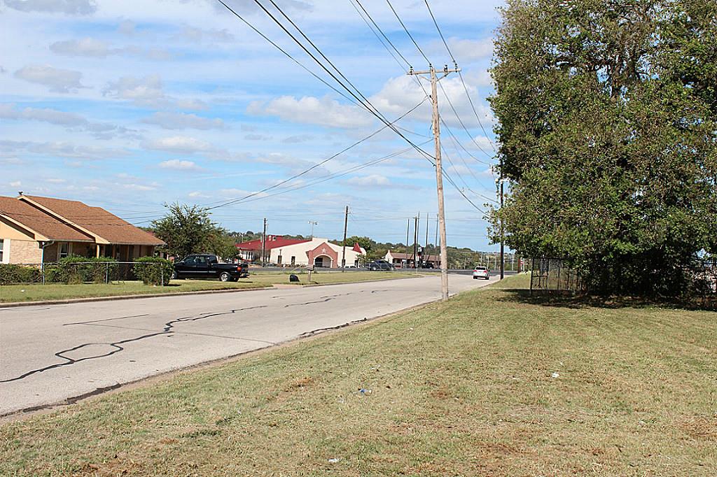 1305 Simon, Brenham, TX 77833