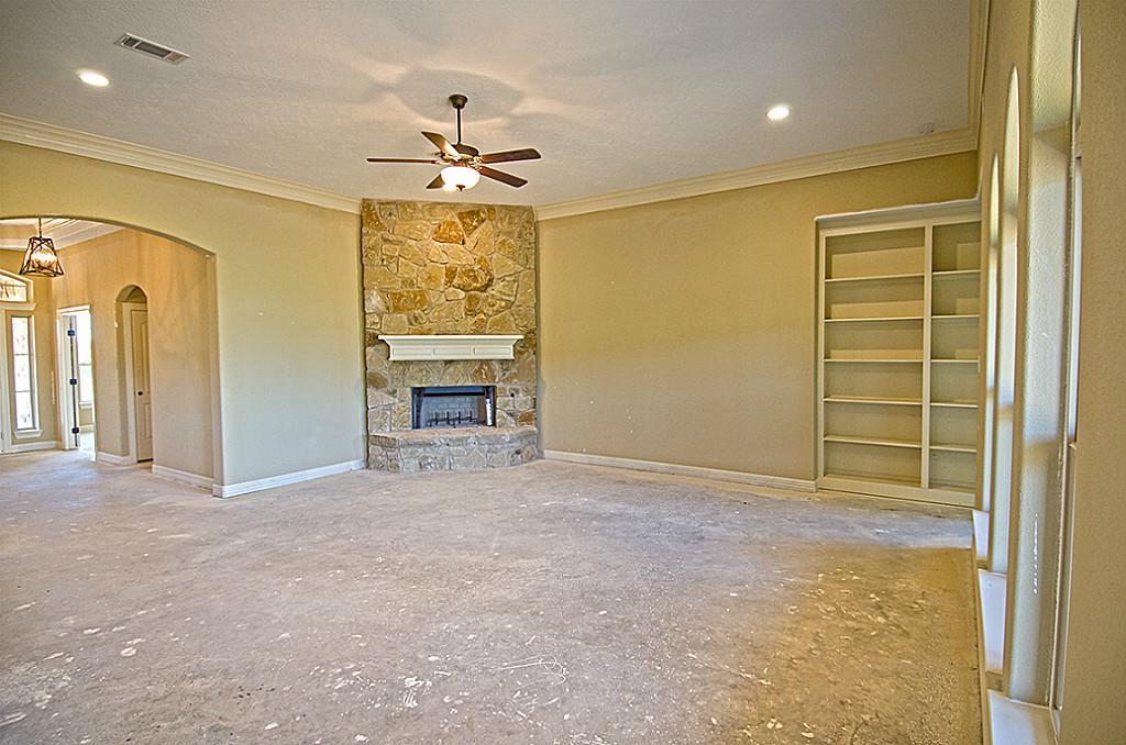 211 W Crosswinds, Brenham, TX 77833