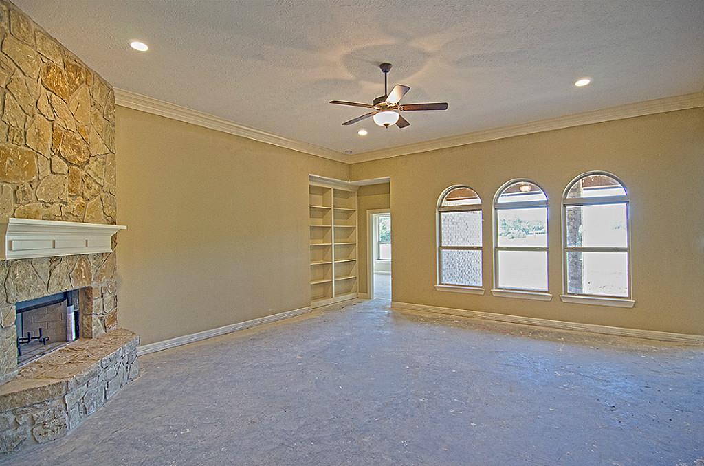 211 W Crosswinds, Brenham, TX 77833