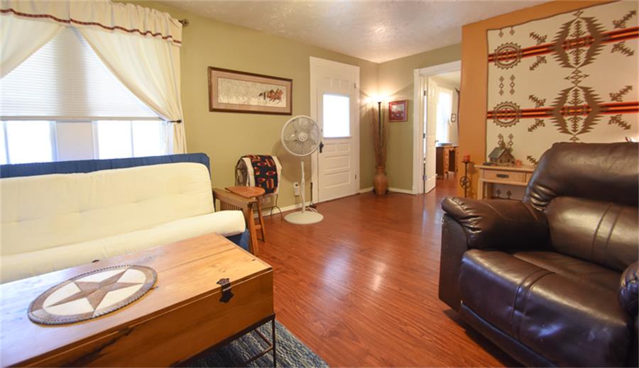 605 W Val Verde, Brenham, TX 77833