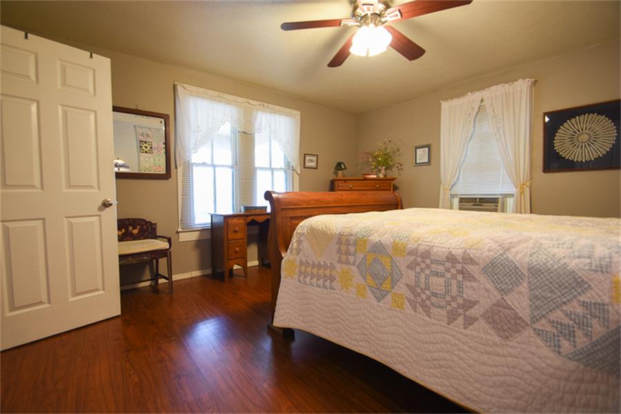 605 W Val Verde, Brenham, TX 77833