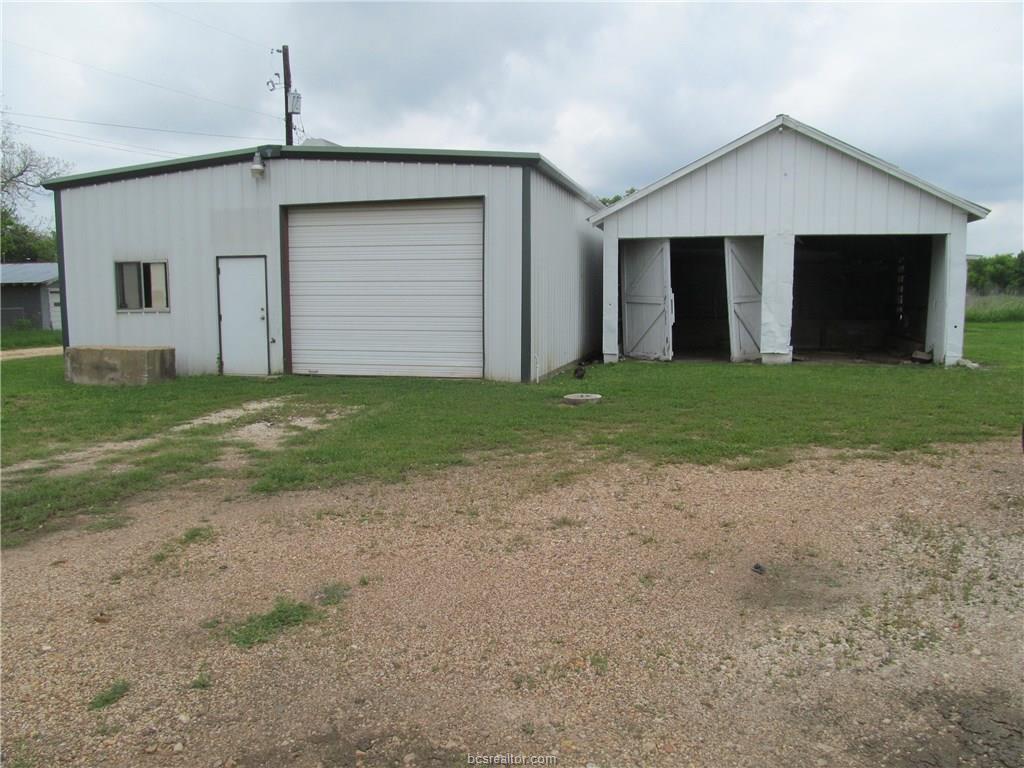 1000 West 8th Street, Caldwell, TX 77836