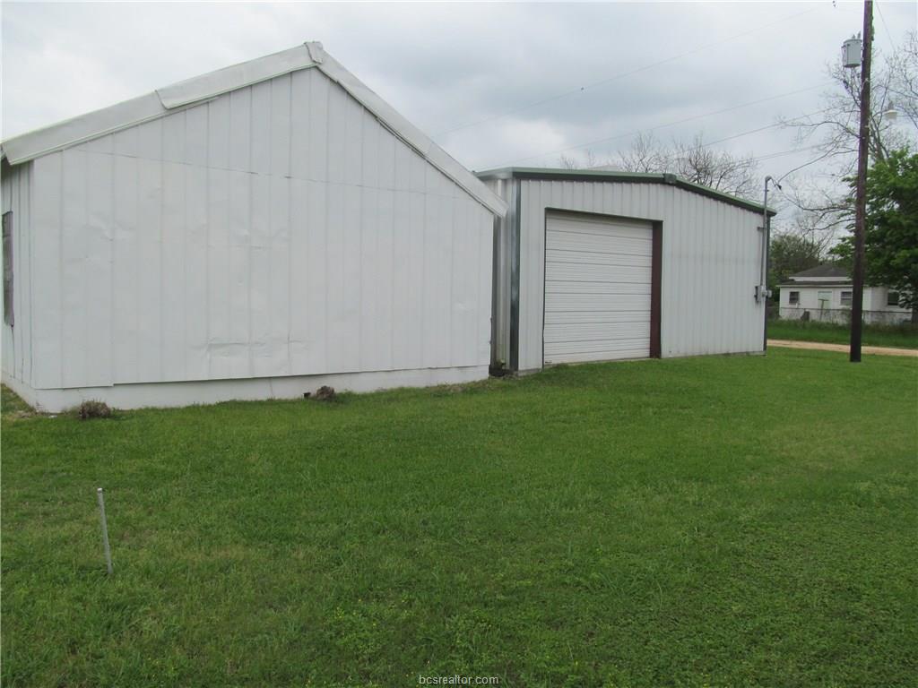 1000 West 8th Street, Caldwell, TX 77836
