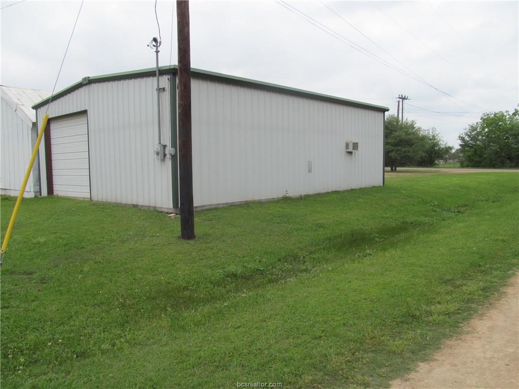 1000 West 8th Street, Caldwell, TX 77836