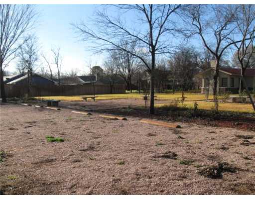 408 E MITCHELL Street, Calvert, TX 77837
