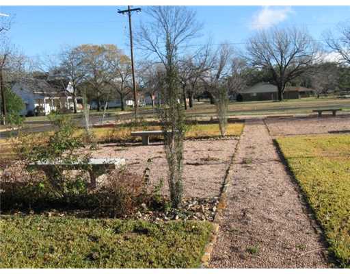 408 E MITCHELL Street, Calvert, TX 77837
