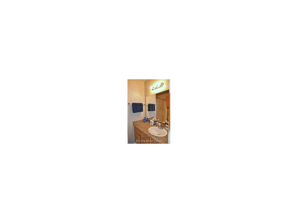 200 LINCOLN D, College Station, TX 77840