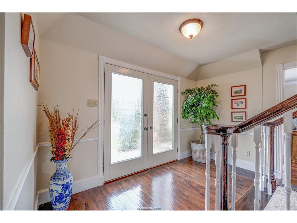 2204 Bent Oak Street, College Station, TX 77845