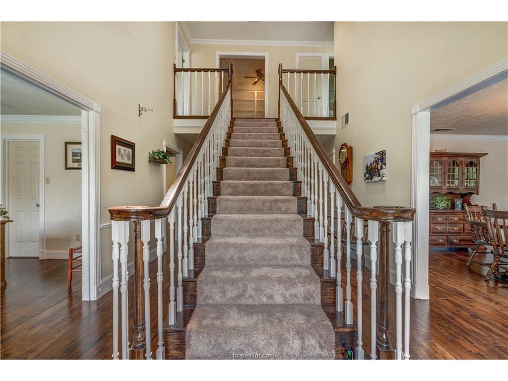 2204 Bent Oak Street, College Station, TX 77845