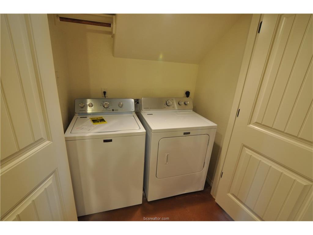 119 Armored Avenue, College Station, TX 77845